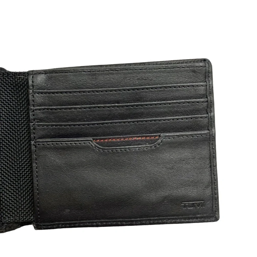 Tumi black leather mens wallet
